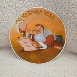Norman Rockwell Christmas 1985 "Grandpa Plays Santa" Plate
